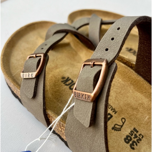 NWT Birkenstock Sandal Mayari
Birkibuc Mocha Brown copper buckle. New. - Picture 8 of 15